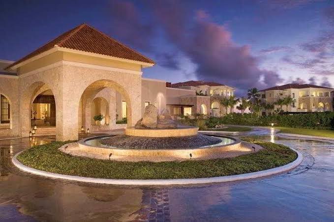 Condominios Iluminados por Cenetur en Cap Cana